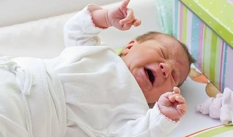 Mơ thấy em bé khóc có thể là lời nhắc về những cảm xúc chưa được giải tỏa hoặc áp lực cần được quan tâm.