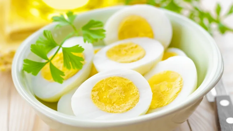 gãy tay kiêng ăn gì