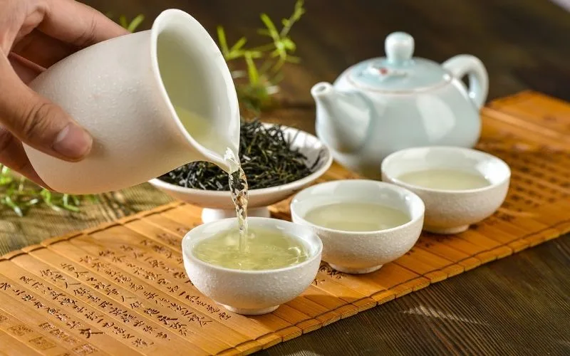 gãy tay kiêng ăn gì