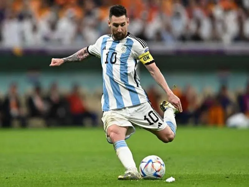 Messi đá ở vị trí nào